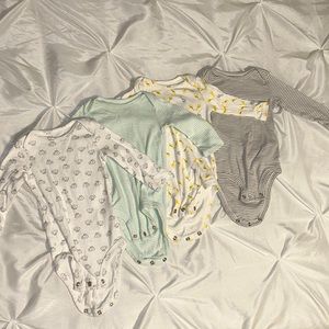 3-6 month long sleeve bodysuit onesie bundle of 4/ Carter’s Brand/gender…